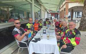 Parce que c'est aussi ça les voyages cyclos.
Un repas partagé, être ensembles tout simplement