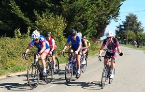 André Guillou, lors du championnat de France cycliste des élus, à Changé en Mayenne.
Ton ambition était le top 10.
Défi relevé et amplement gagné en terminant à la 4ème place.
Bravo à toi !