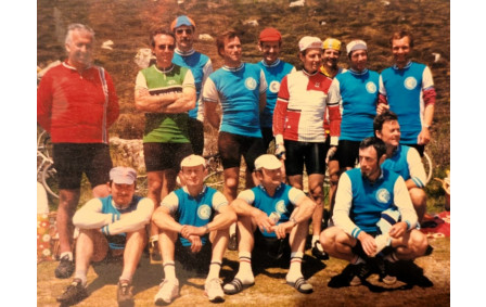 Beau groupe des années 1980
À vous de me dire qui sont ces jeunes cyclistes
